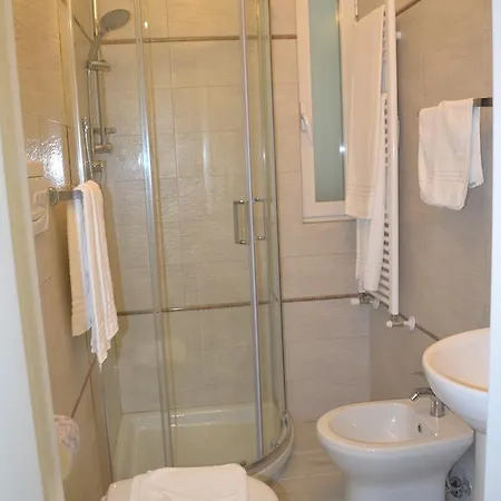 Zena Affittacamere Pensión Marinella di Sarzana