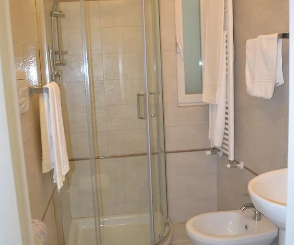 Zena Affittacamere Pensión Marinella di Sarzana